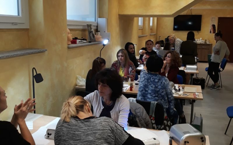 Corso Ricostruzione Unghie Acrygel